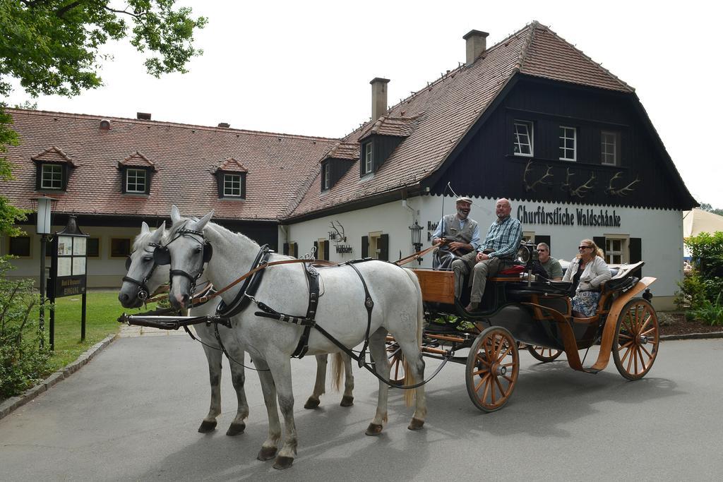 Churfuerstliche Waldschaenke Hotel Морицбург Екстериор снимка